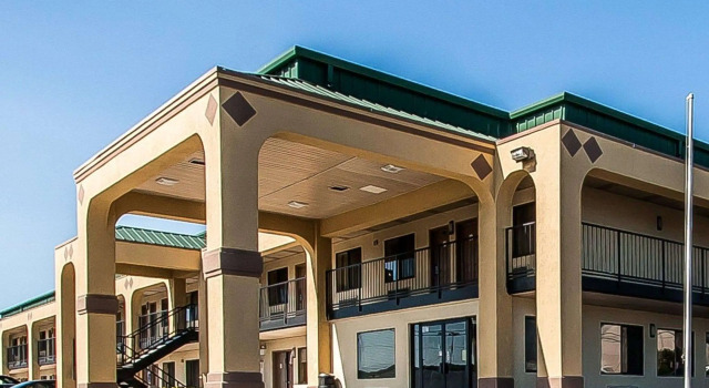 Econo Lodge Inn & Suites Southeast, Buchen Sie Hotel La Vergne Tennessee