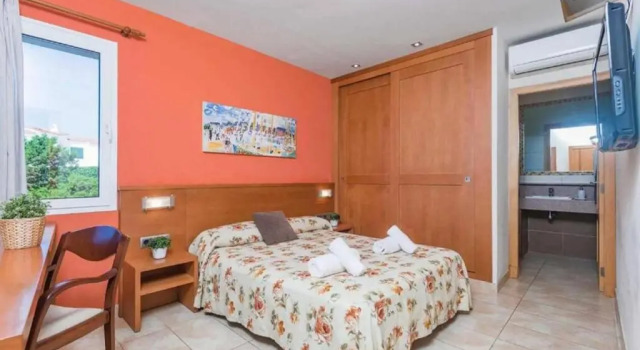 Mediterraneum, Rezerwuj Hotel Hotele w Minorka z parkingiem, Parking
