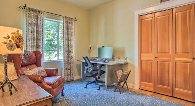 Tucson Historic Home: Fenced Yard + Desert Views!, Prenota Hotel Tucson Arizona