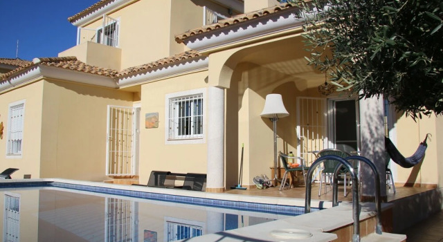 Authentic Child-friendly Villa With Private Swimming Pool, View of the Valley, Забронировать Вилла Тиби Коста-Бланка