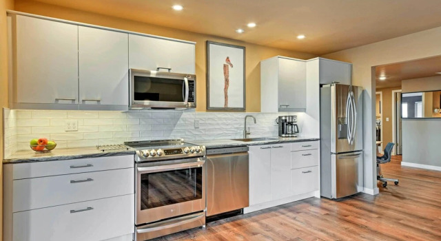 Апартаменты Airy Home Near Anacortes w/ San Juan de Fuca Views