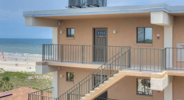 Oceanfront Paradise Steps From Sand, Забронировать Отель Отели Джексонвилл-Бич с парковкой, рядом с Times Square Plaza, Парковка