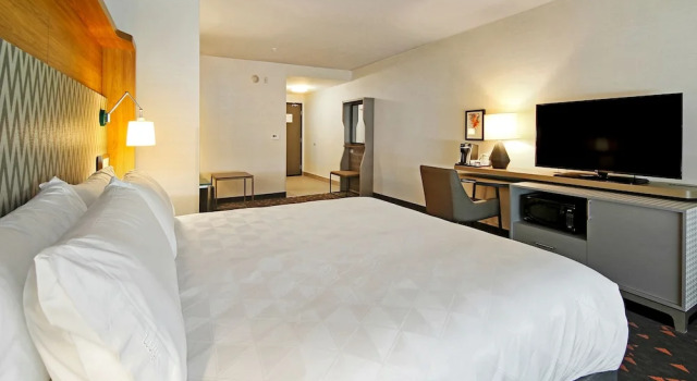 Двухместный люкс Holiday Inn Hotel & Suites - Calgary Airport North by IHG