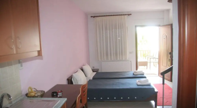 Студия с балконом Erifili Kallithea