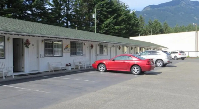 Alpine Motel, Boek Motel Hotels in Brits Columbia met parkeren, Parkeren