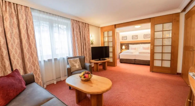 Полулюкс Hotel Ulli