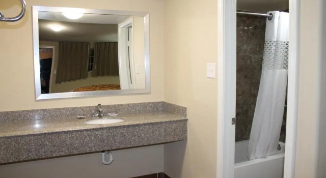 Двухместный номер Standard American Inn & Suites