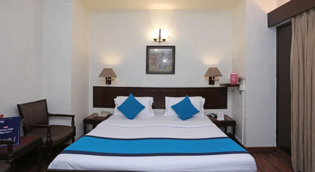 OYO 1219 Hamilton Hotel, Забронировать Отель Отели Нью-Дели с парковкой, Парковка