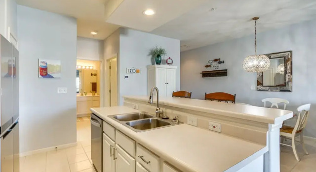 Апартаменты с 2 комнатами с балконом Lake Ozark Condo w/ Water Views & Pool Access!