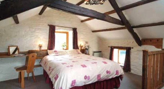 The Mill House at Cwmiar Farm - Relaxing Holidays, Rezervați Sejur la fermă Llanllwni Glamorgan