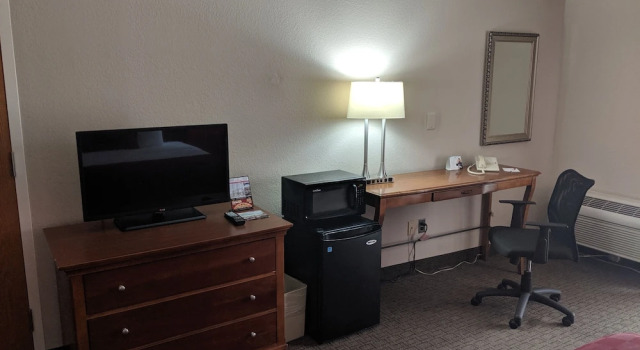 Двухместный люкс Ramada by Wyndham Raleigh