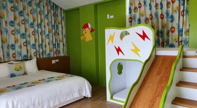Номер Standard Honeysuckle Family Castle