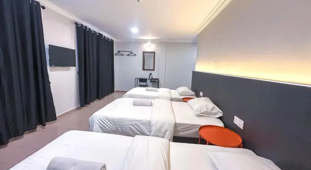 Люкс Super OYO 473 Comfort Hotel 2