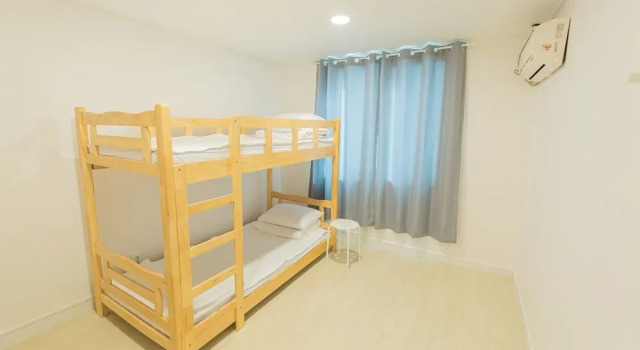 Habitación cuádruple Estándar James Blue Hostel