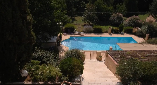 House With one Bedroom in Les Angles, With Pool Access, Enclosed Garden and Wifi - 83 km From the Beach, Rezerwuj Hotel Hotele w Les Angles z parkingiem, Parking