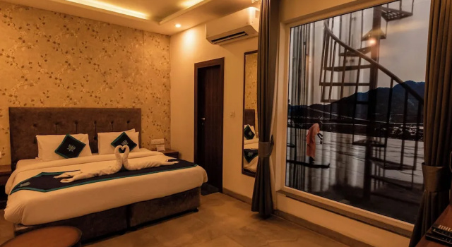 Номер Deluxe HOLYWATER Hotel by Ganga Kinare #150 mts from Ganga Ghat Rishikesh