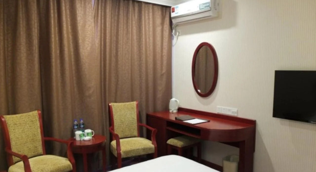 GreenTree Inn Jiangsu Wuxi Jiangyin North Huancheng Road Walking Street Express Hotel, Prenota Hotel Jiangyin Jiangsu