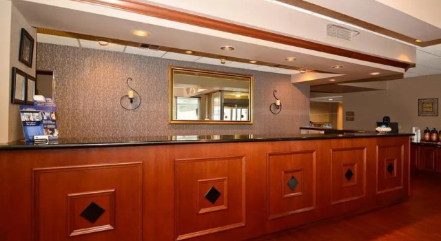 Holiday Inn Tomah-exit 143 Tomah, Buchen Sie Hotel SPA-Hotels in Tomah, SPA