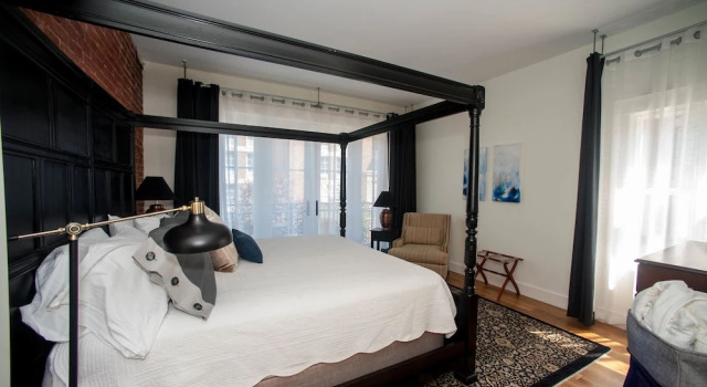 Номер Standard с балконом Dinsmore Boutique Inn