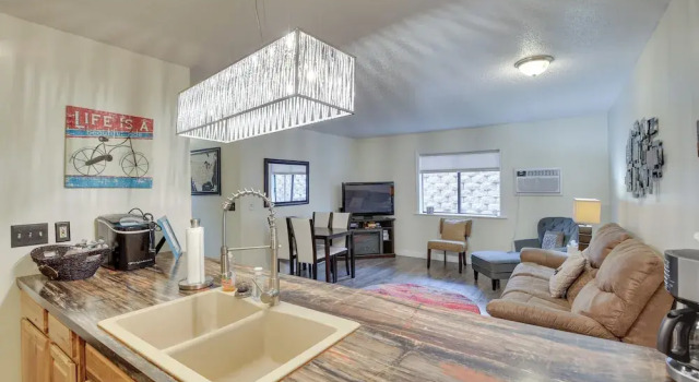Walkable Lead Condo: 5 Mi to Terry Peak Ski Area!