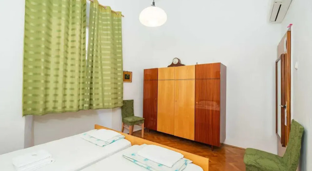 Апартаменты Two Stars Two Beds Downtown Apartment