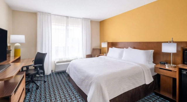 Двухместный люкс Garner Hotel Macon West by IHG