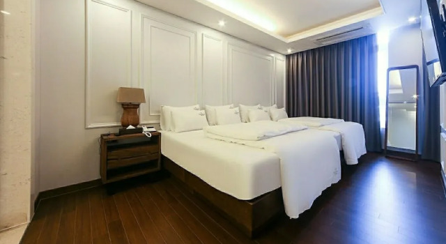 Люкс Royal Yangsan Time Square Hotel