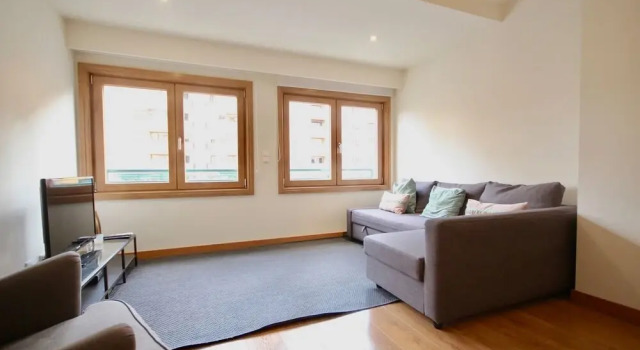 Cozy Orange Telheiras Apartment, Забронировать Апартаменты/квартира Апартаменты Лиссабона, рядом с Торговый центр Colombo, Апартаменты/квартира