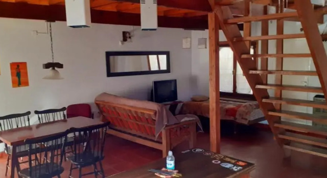 Alquiler Vacaciones Casa tipo loft en 2 plantas ,15 cuadras playa Estrada,zona Parque Camet, Забронировать Отель Отели провинции Буэнос-Айреса с парковкой, Парковка