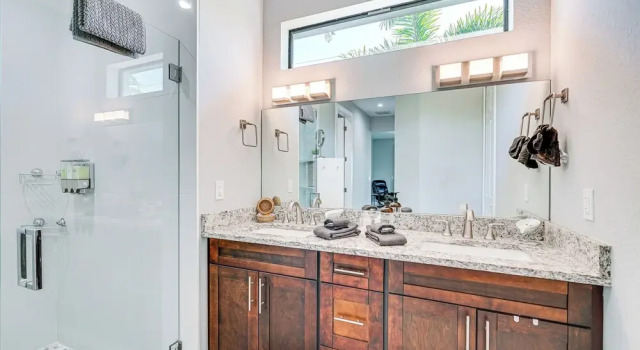 Коттедж 8 Mi to Dtwn: Canalfront Home in Cape Coral!