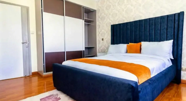 Luxurious Nairobi Apartment With Shared Pool and City Views, Забронировать Апартаменты/квартира Отели Найроби Каунти с парковкой, рядом с Торговый центр Yaya Centre, Парковка