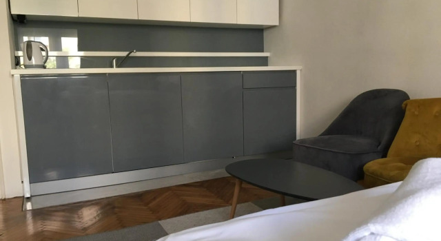 Apartment Silver