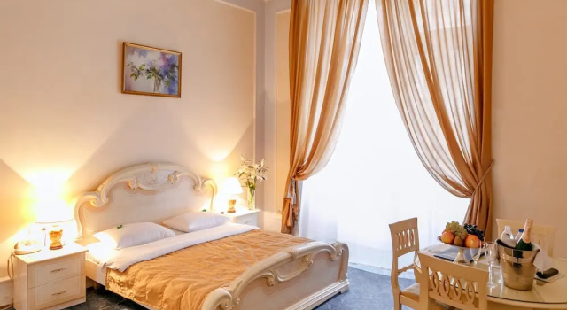 Standard Doppel Zimmer mit Balkon George Hotel
