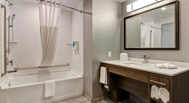 Люкс Home2 Suites By Hilton Edmonton South