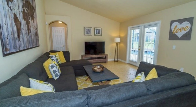 Amazing House! - Orange Tree - 15830RHL