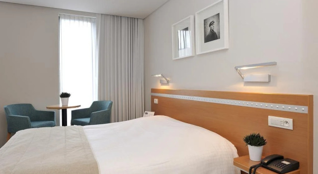 Business By Parkhotel -ANNEX, Забронировать Отель Бизнес-отели Кортрейк, рядом с Большой рынок, 4* 5*