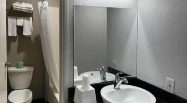 Четырёхместный номер Standard Motel 6 Little Rock AR South
