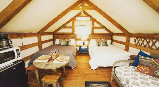Geronimo Creek Retreat Getaway Cabin A 1 Bedroom 1 Bathroom Cabin, Забронировать Дом для отпуска Сегин Greater San Antonio