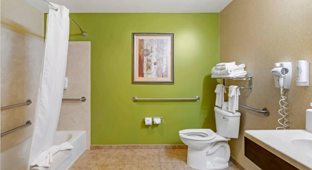 Четырёхместный номер Standard Sleep Inn & Suites Redmond