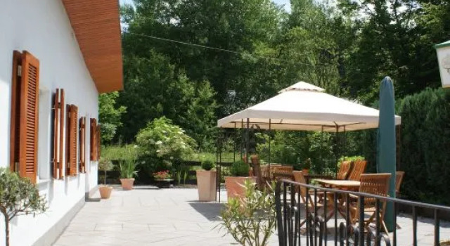 Wald - Hotel, Забронировать Отель Нойнкирхен земля Саар
