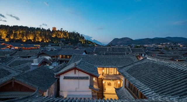 Floral Hotel Lijiang Qinyuan, Забронировать Отель Отели Лицзян 3 звезды, рядом с Улица Сквер-стрит Древнего города Даянь, 3*