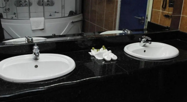 Студия Golden Royale Hotel