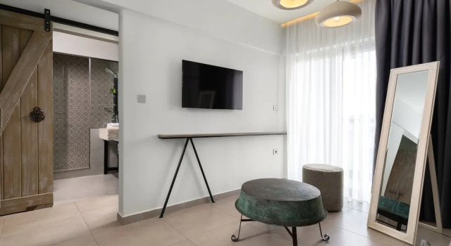 Полулюкс с балконом Elakati Luxury Boutique Hotel