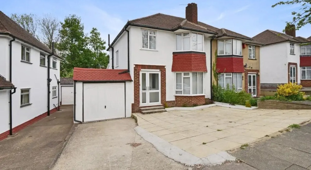 Entire House - Large 3 Bedroom House With Garden - Orpington, Buchen Sie Hotel Orpington Großraum London
