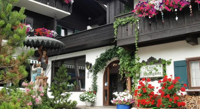 Четырёхместный номер Standard Hotel Föhrenhof