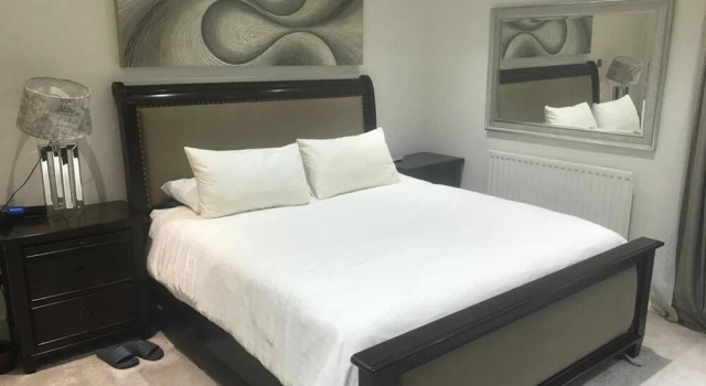 Inviting 3-bed Apartment in London, Varaa Huoneisto Asunnot kohteessa Merseyside, Huoneisto