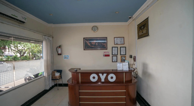 OYO 448 Hotel Central