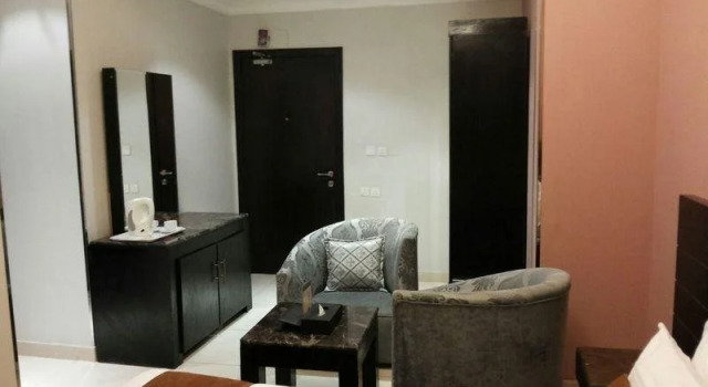 Sama Al Qasr Al Farasdaq Hotel, Buchen Sie Hotel Al Malaz 