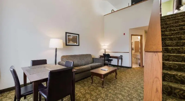 Люкс c 1 комнатой Quality Inn & Suites Red Wing