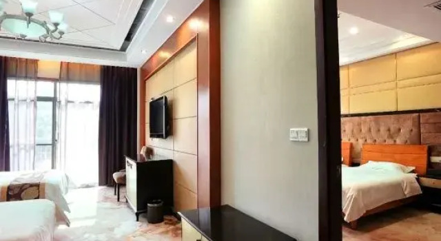 Семейный люкс Deluxe Leishan Defeng Kailong Hot Spring Hotel